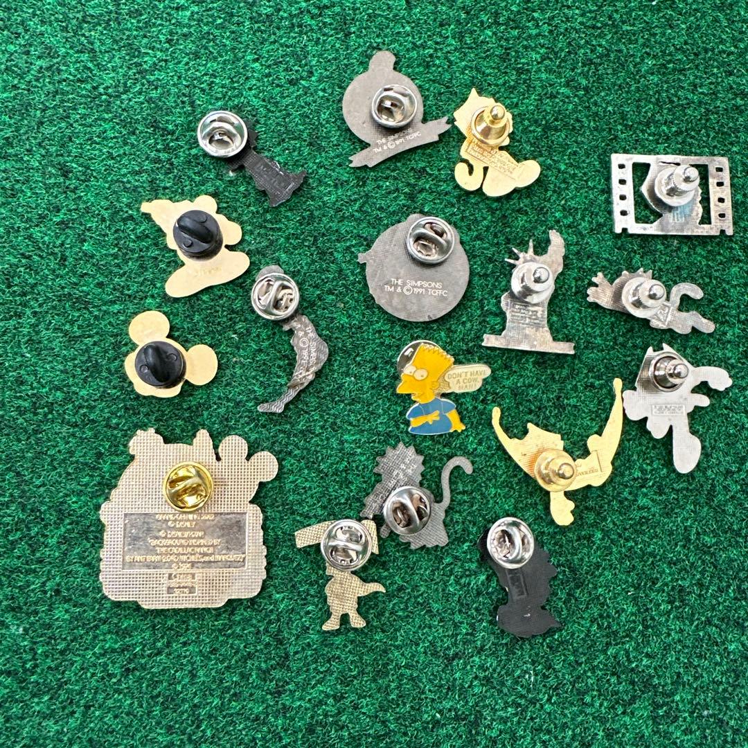 アニメキャラクター ピンバッジセット17個