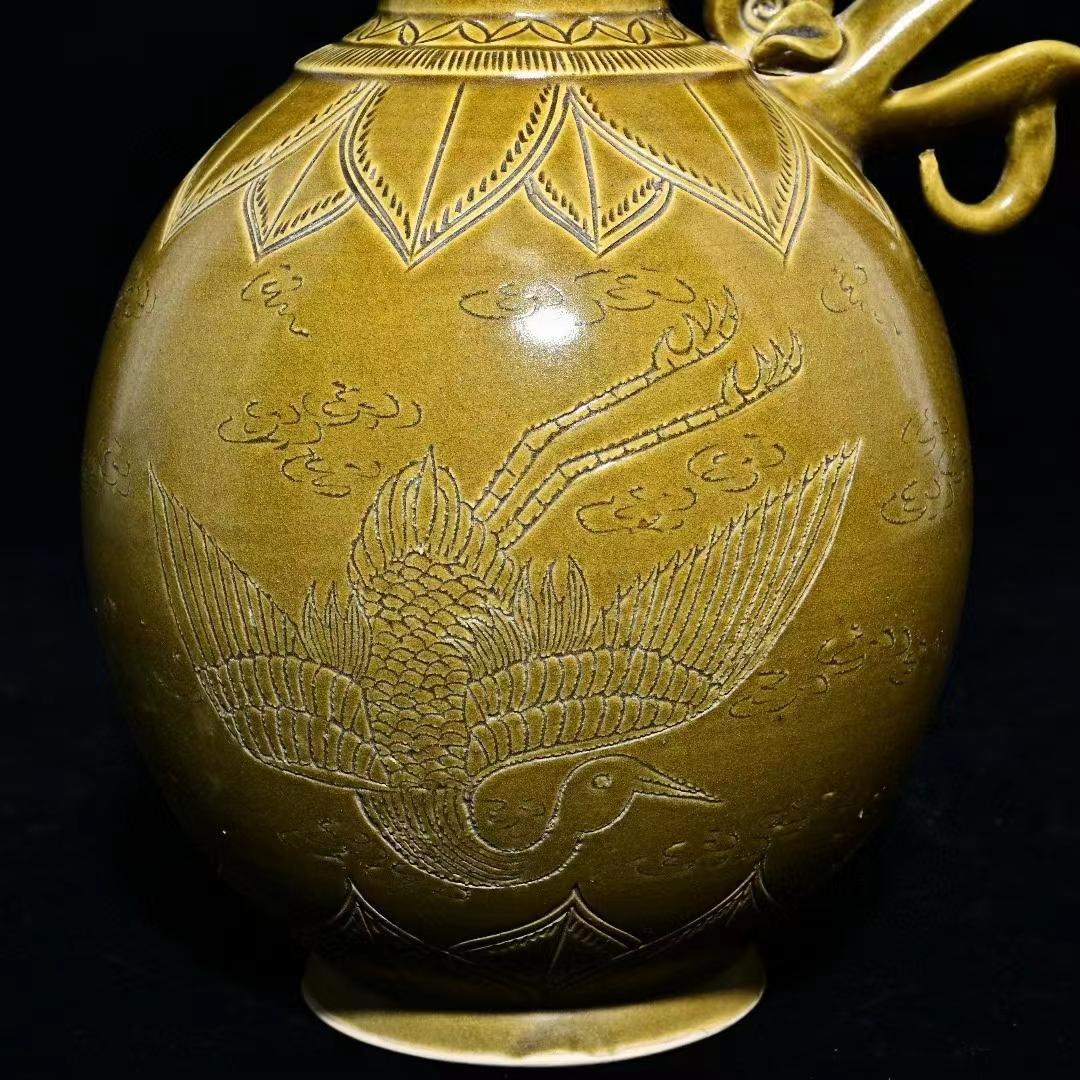 中国古美術・旧蔵の陶磁器鶴模様の静瓶・18x35cm・茶道具・案頭・置物・文房具