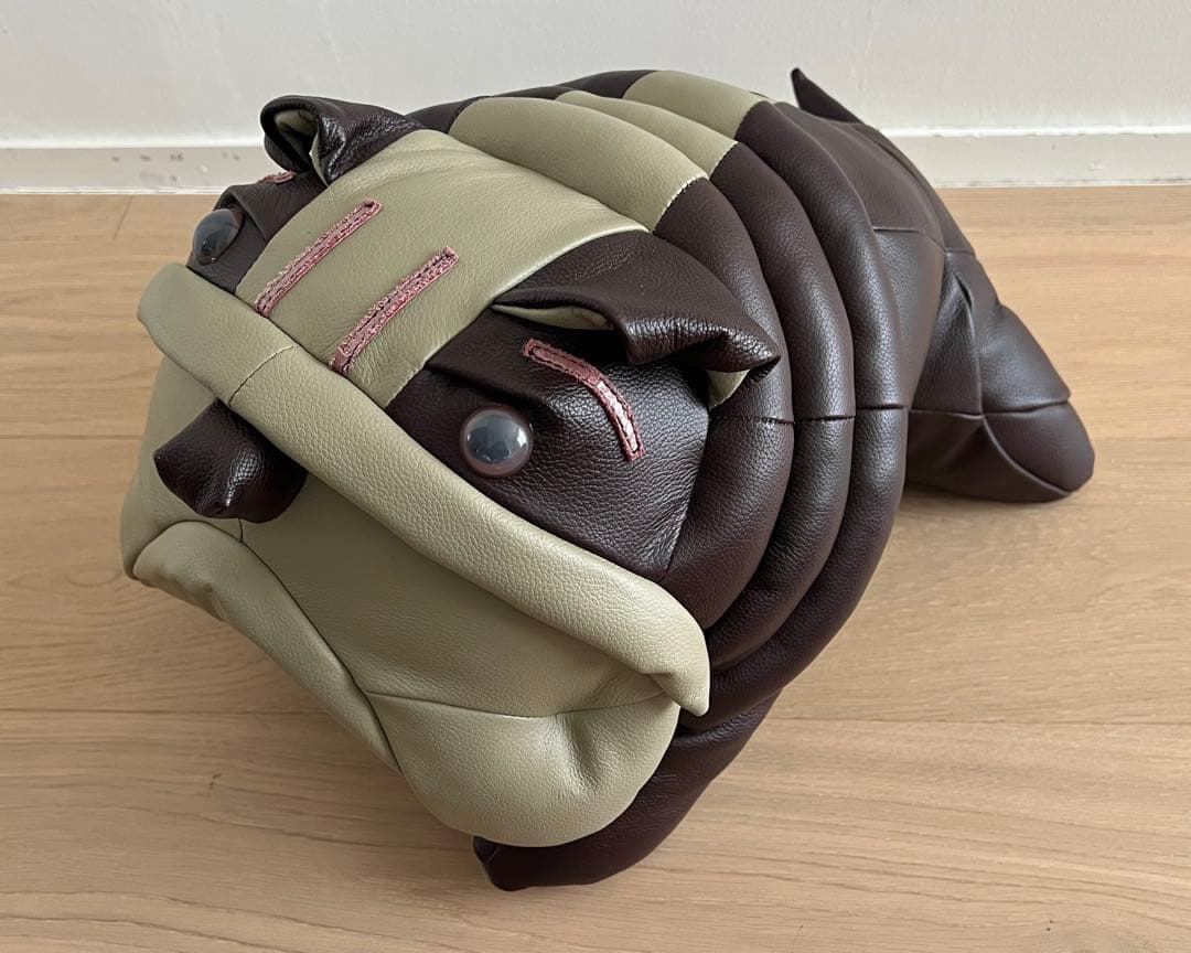 ブルドッグ　レザー　ぬいぐるみ