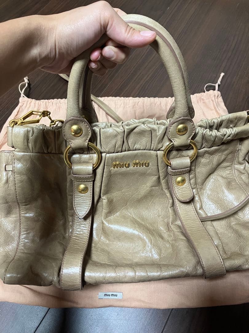 MIU MIUショルダーバッグ/2wayレザー ベージュ（正規品です）