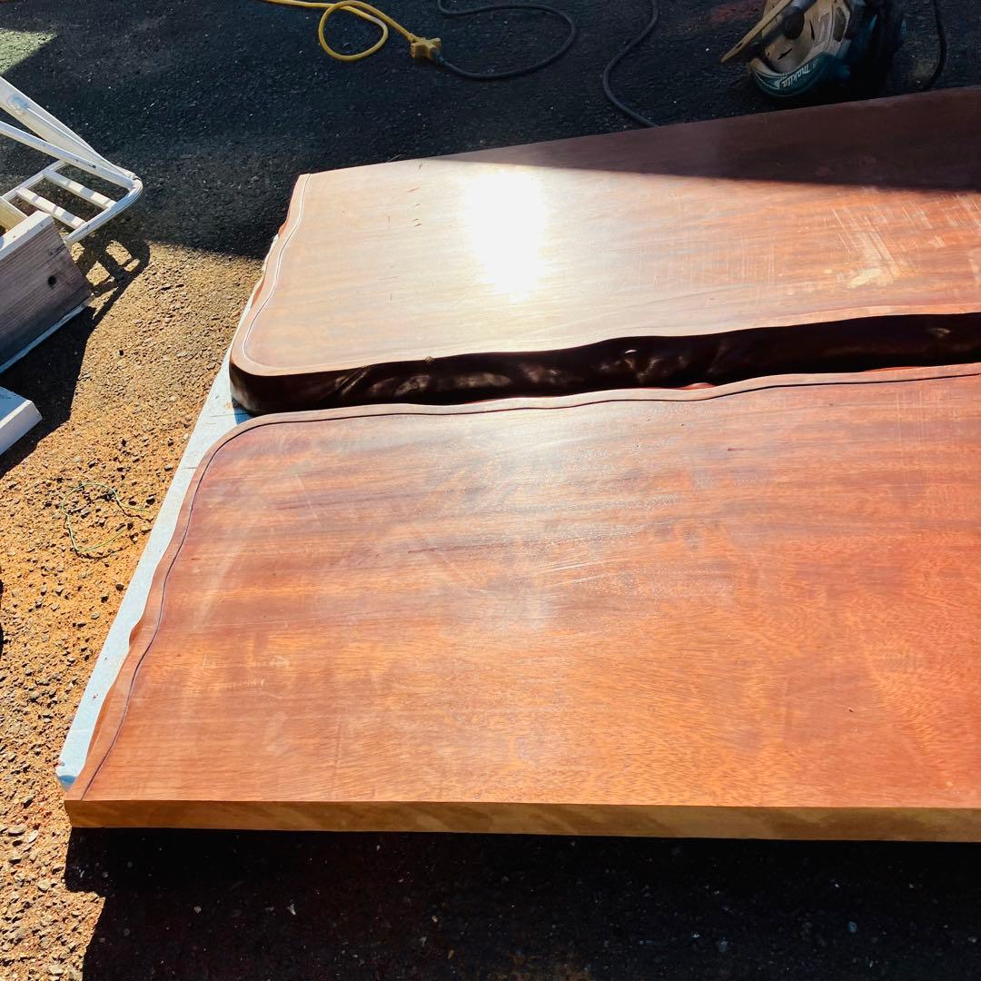 光沢仕上げの木製座卓