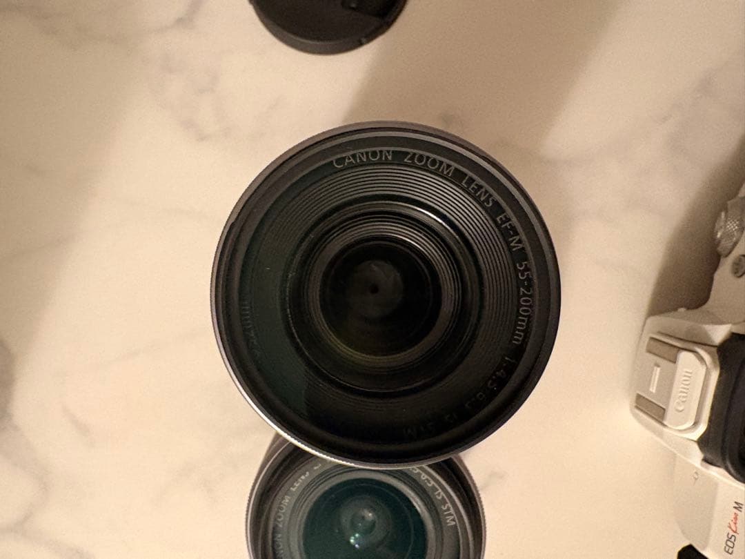 Canon EOS Kiss M ミラーレス一眼 本体とレンズ2本