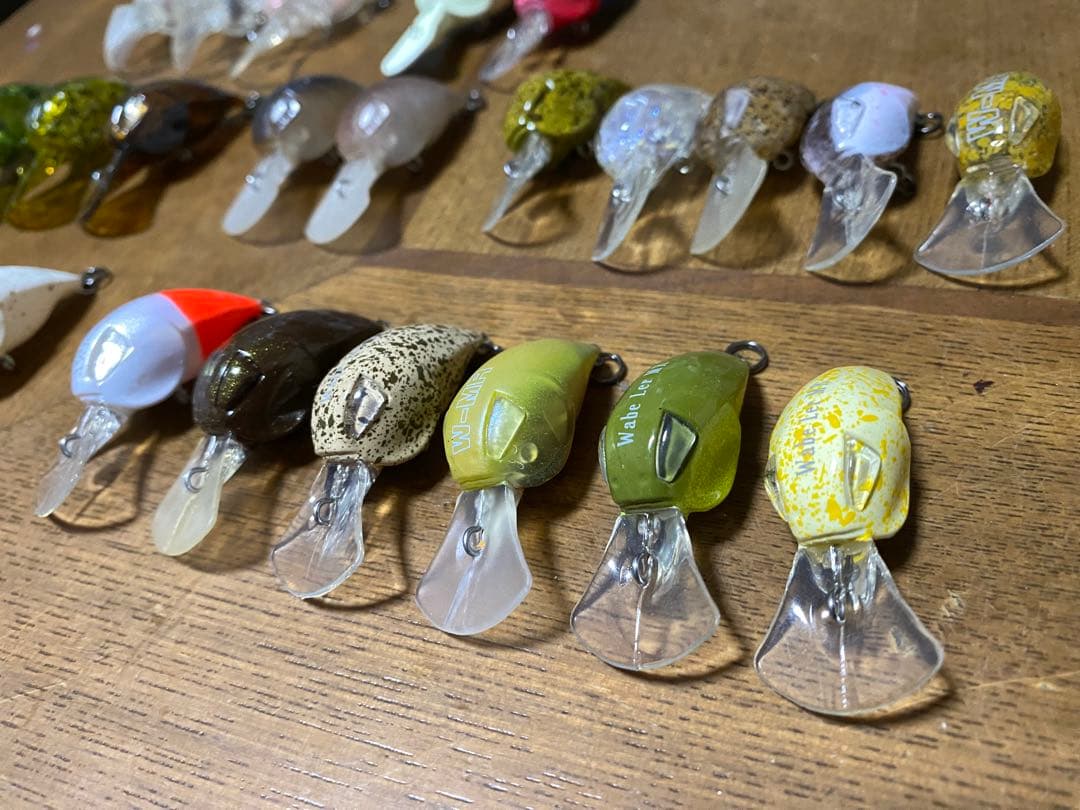 ★管釣トラウト　クランク　DFJ ウェイブラ一　レアカラ一ばかり24個　未使用