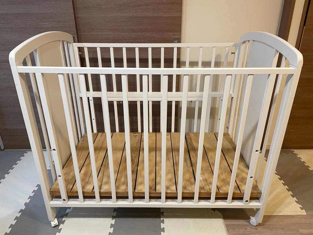 ホワイト 木製 ベビーベッド キャスター付き