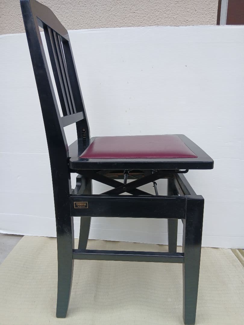 ヤマハ背もたれ付、ストッパー付、ピアノ椅子　昭和レトロ　中古品