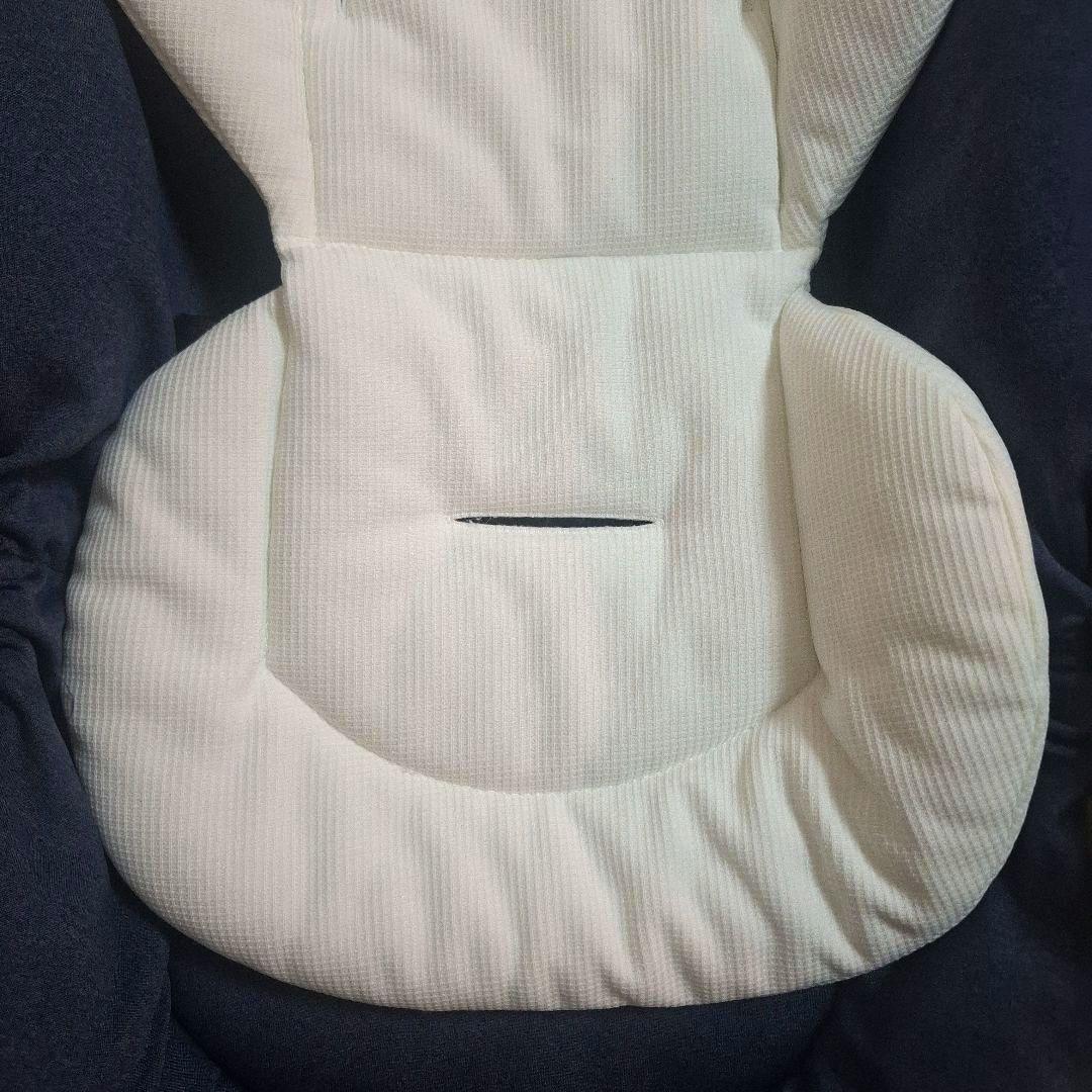 【美品】コンビ ネムリラ 4キャス 手動 ハイローチェア