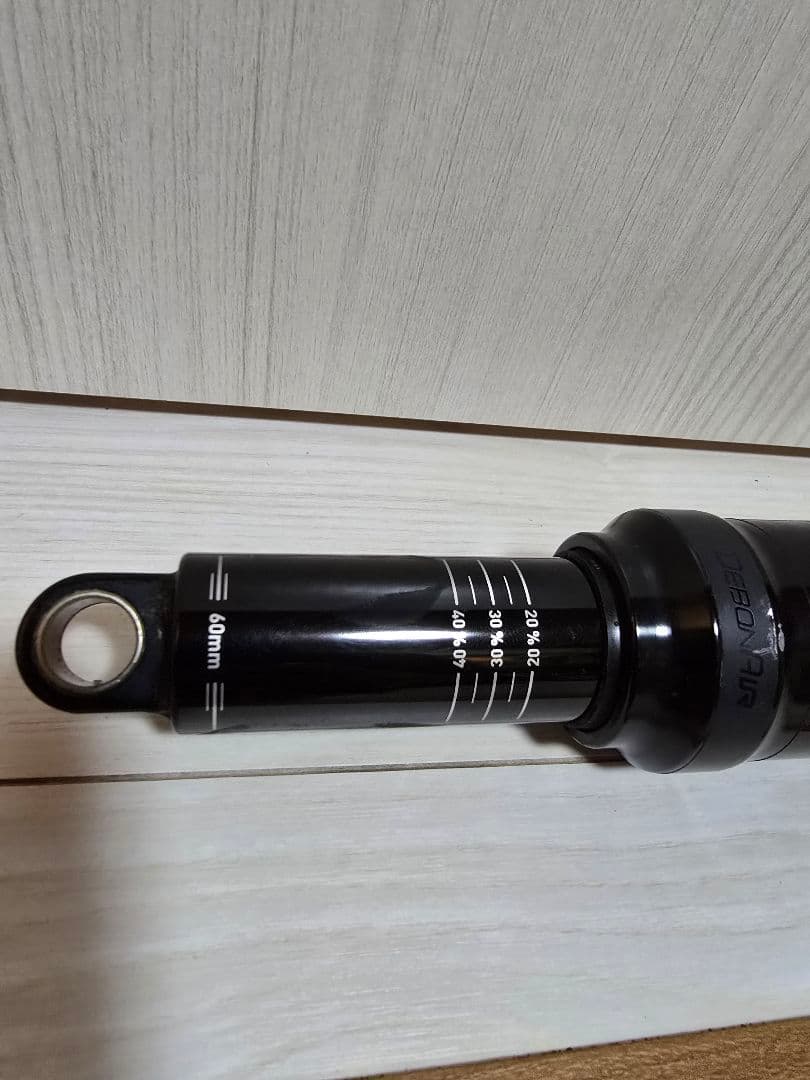 ROCKSHOX DELUXE Select+ リアサス 205×60