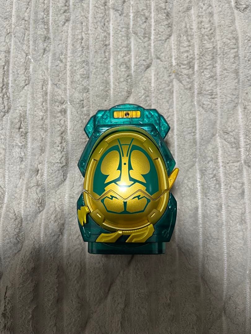 仮面ライダーリバイス　ゴールドスピノバイスタンプ　限定品　ボルケーノスタンプ