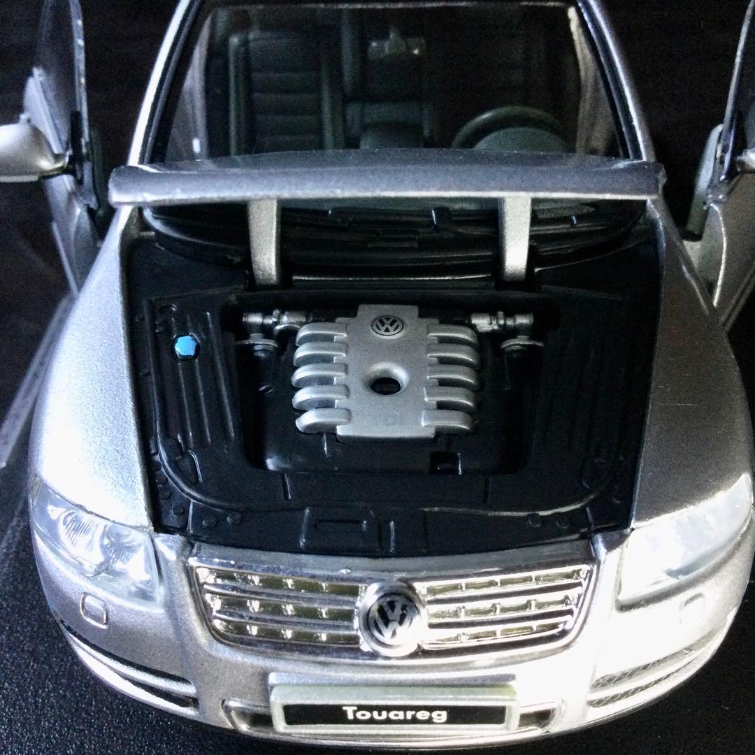 フォルクスワーゲン トゥアレグ 1/24 VOLKSWAGEN DESIGN