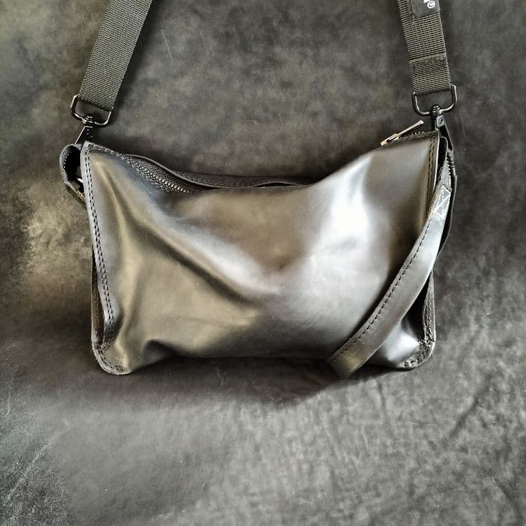 GUIDIアルチザンサコッシュA