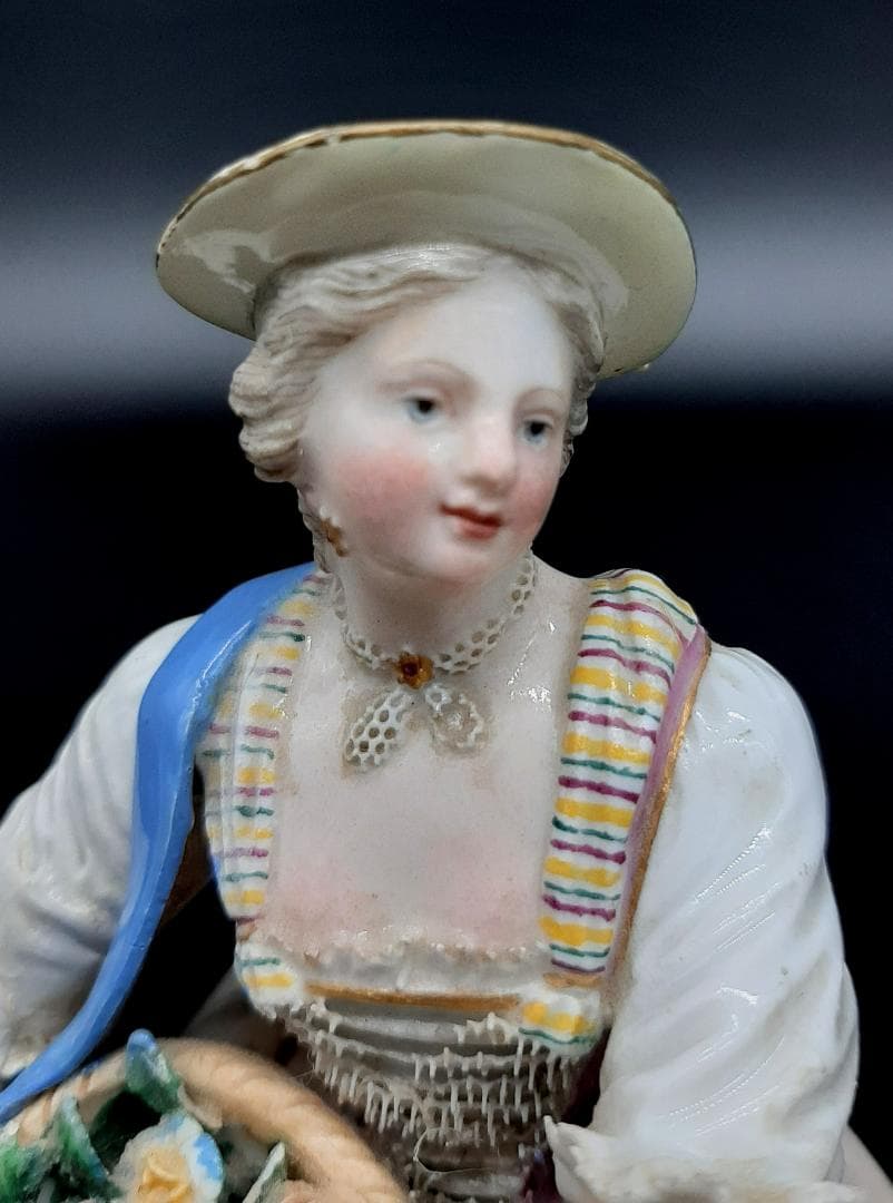 古マイセン／アシエ1768年『花摘みの女』大型フィギュリン美品1級品ボタン剣