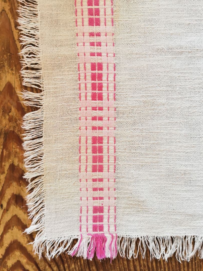 ヴィンテージ フランス ラズベリー＆桜ピンク織刺繍 リネンテーブルマット 2枚組