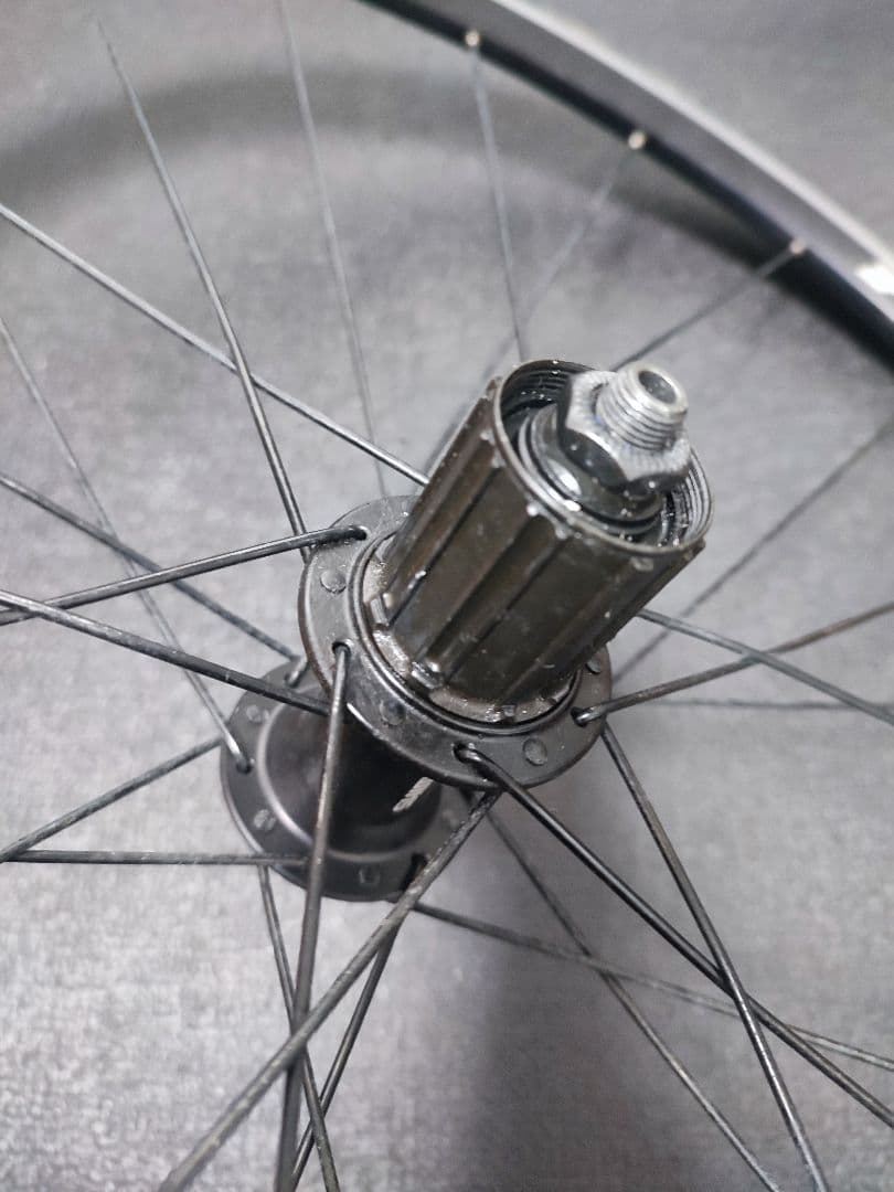 シマノ ホイール 700c WH RS 010　タイヤ付き