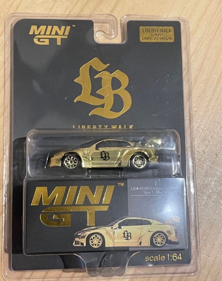 MINI GT LIBERTY WALK ゴールドミニカー 1:64