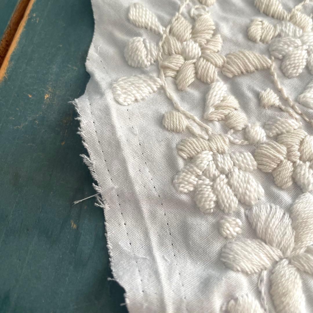 至高の手仕事/極厚立体刺繍パーツ /純白の陰影が織りなす一点モノの芸術