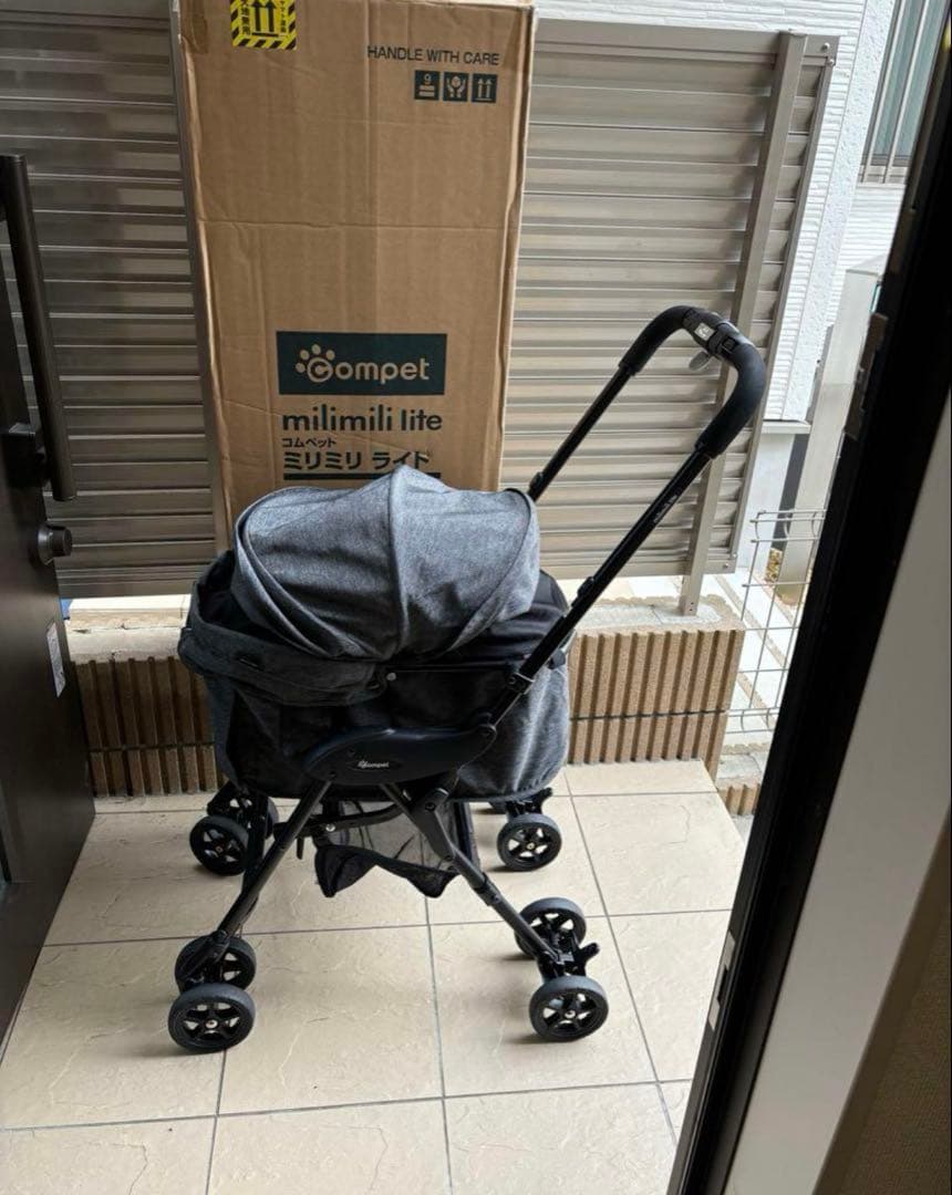 【2025年購入】コムペット ミリミリライトαブラック　ペットカート