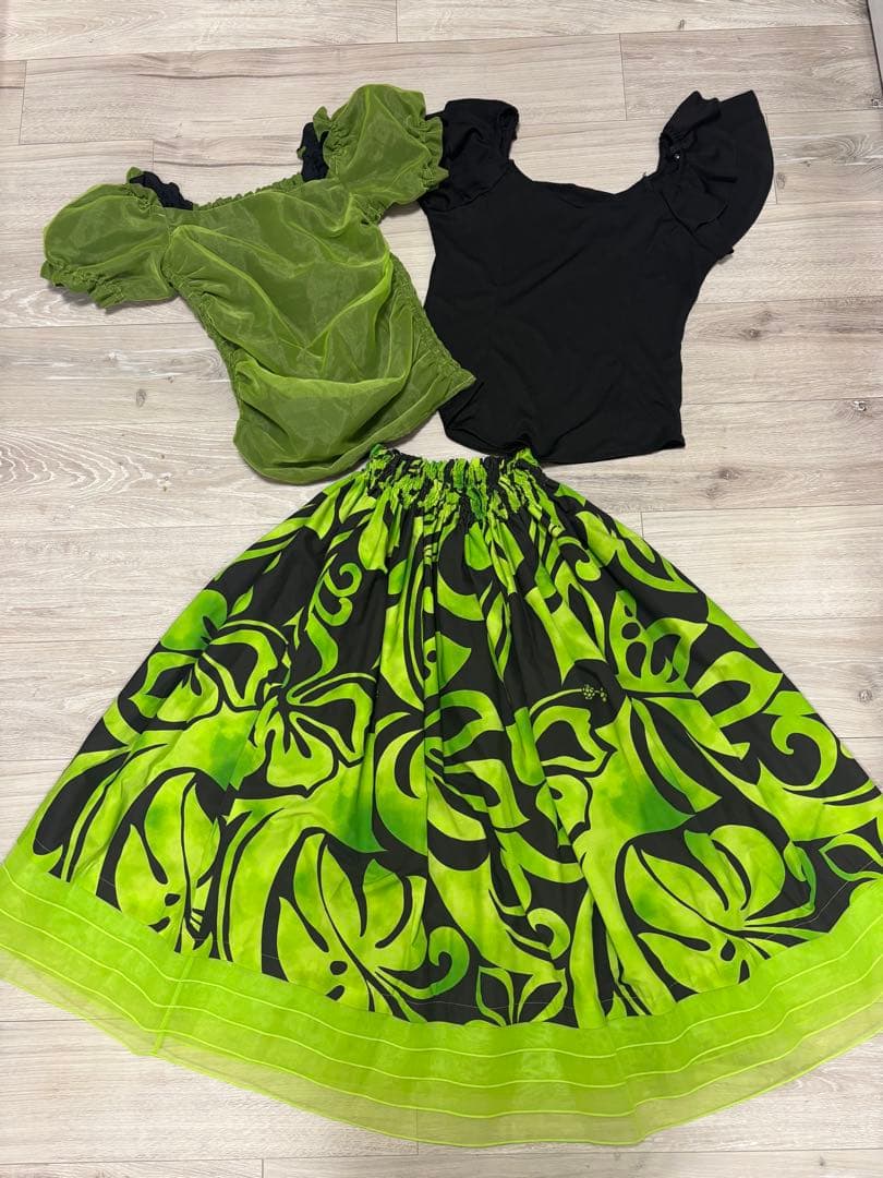 【美品】フラダンス　ブルーヘブンカンパニー　おまけ込み3点セット① 合計4着あり