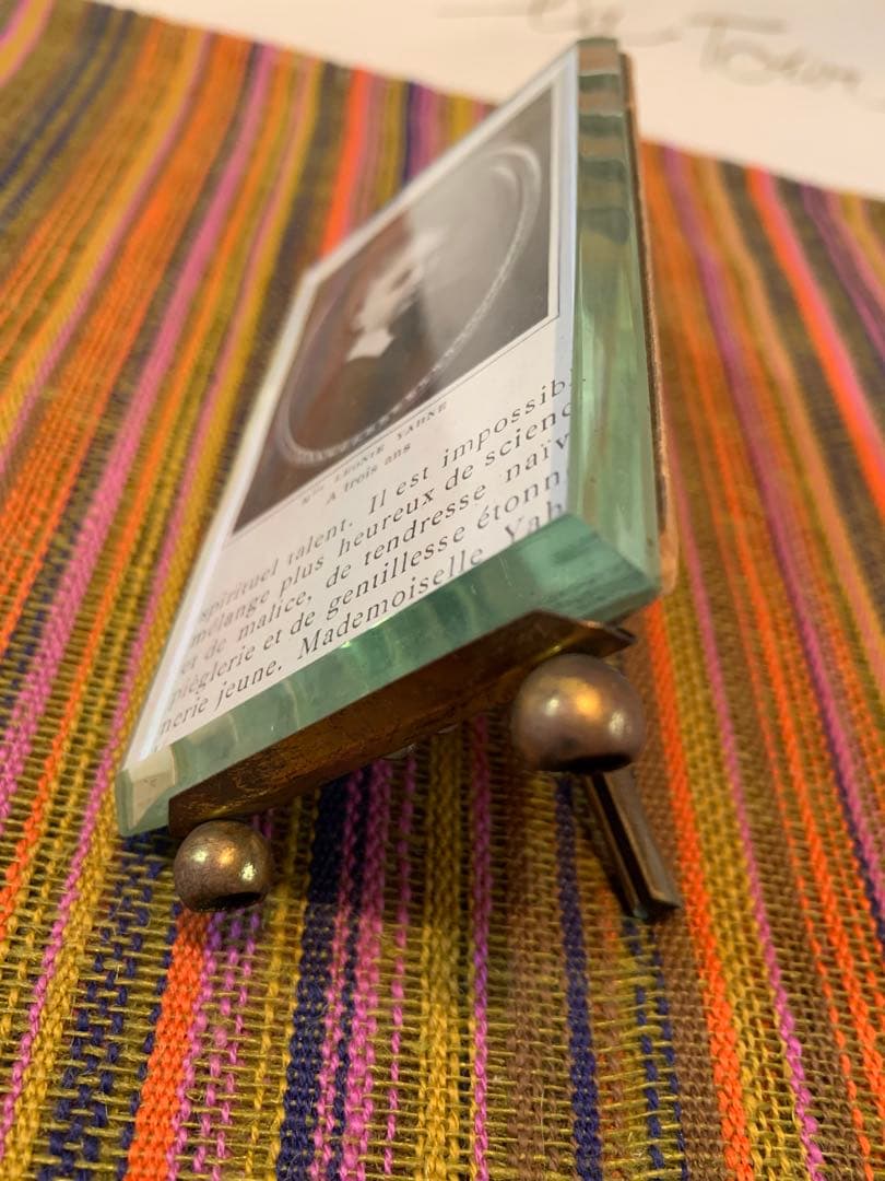 フランス製　アンティークの真鍮リボン細工が素敵な写真立て！写真も可愛いです！