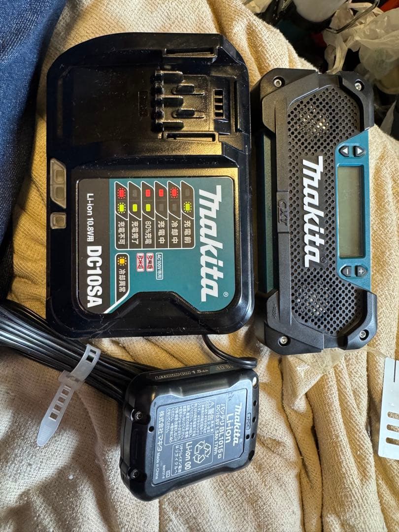 た*ん様 マキタ　ラジオ　MR052