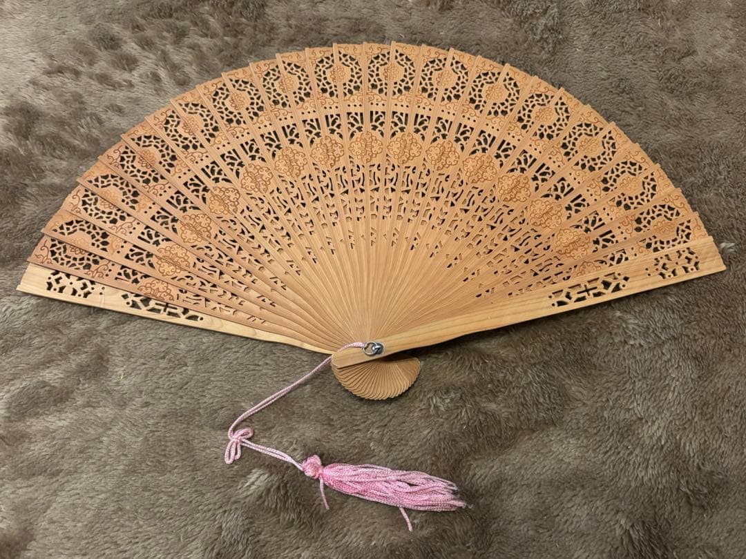 【大幅値下げ】白檀　透かし彫り　扇子　4本セット　高檔禮品扇　木製　保管品