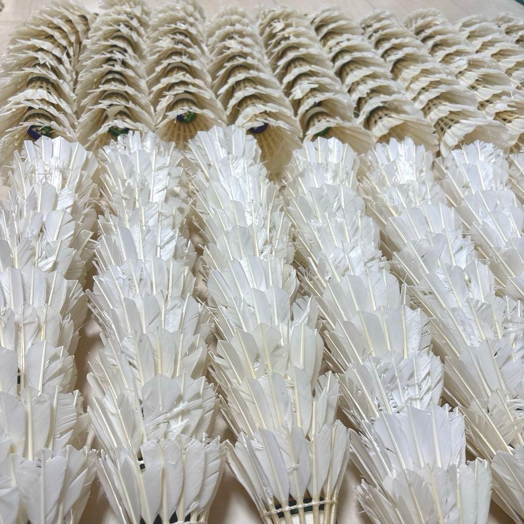 【200個】中古バドミントン シャトル ニューオフィシャル196個+その他4個