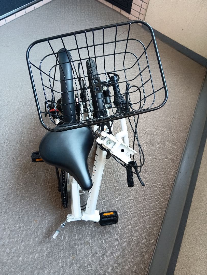 GEO CROSS206K 20㌅ 　折りたたみ自転車 ホワイト バスケット付き