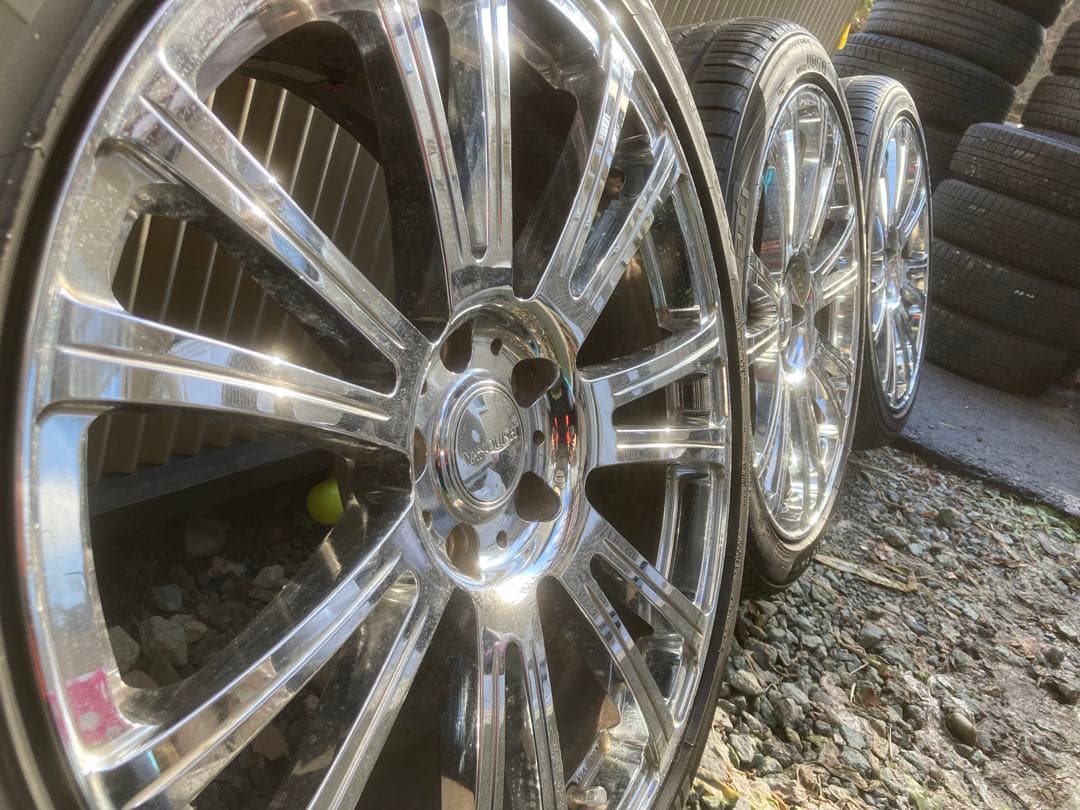 美品！VAQUISH 19インチアルミ