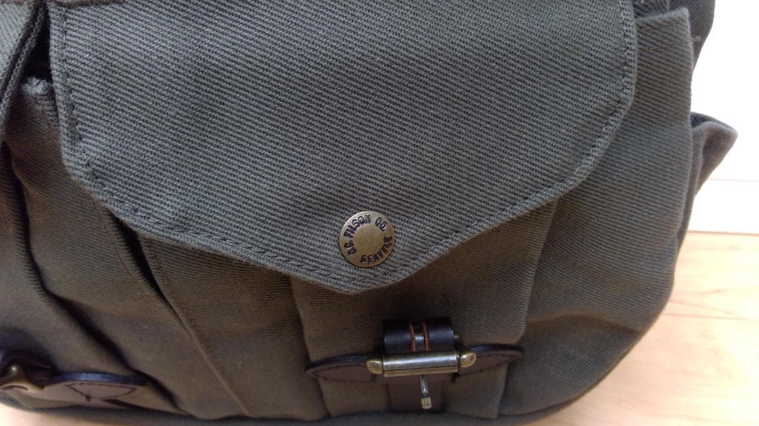 フィルソン　FILSON　 ミディアム フィールド バッグ　ショルダーバッグ