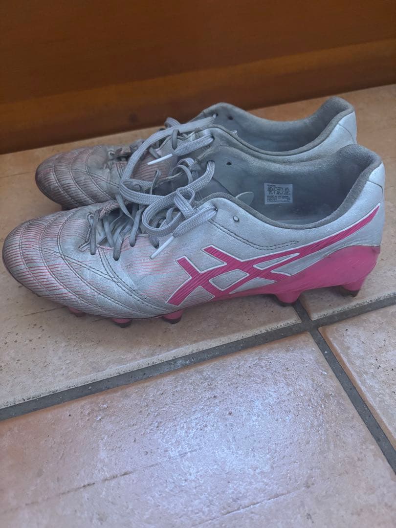 ASICS サッカーシューズ ホワイト/ピンク