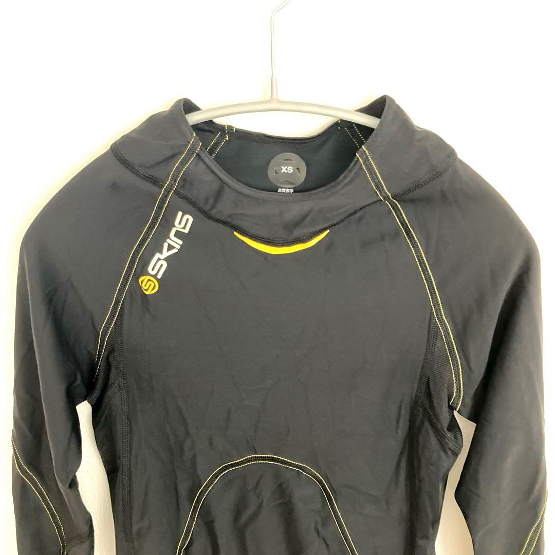 スキンズSKINSコンプレッションTシャツ　長袖トップスシャツ　メンズXS