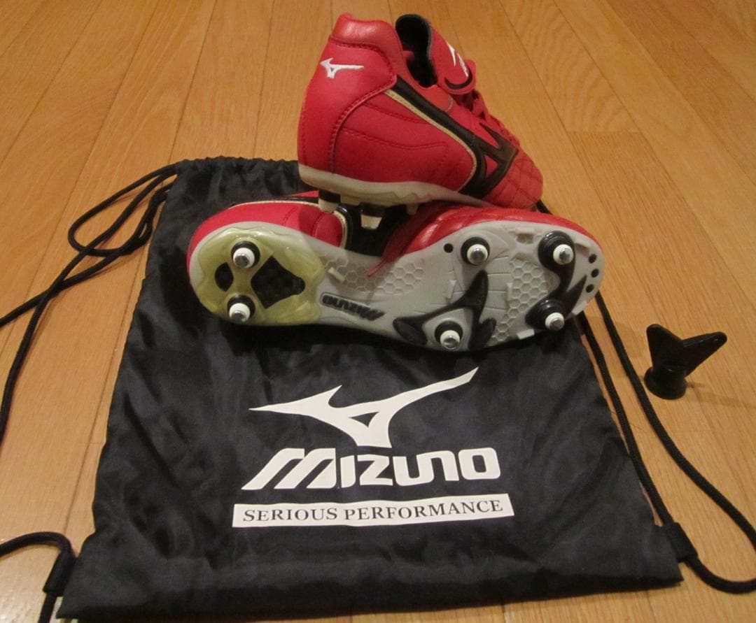 入手困難！新品！MIZUNO(ミズノ)のスパイク「ウェーブカップ 021 Si」