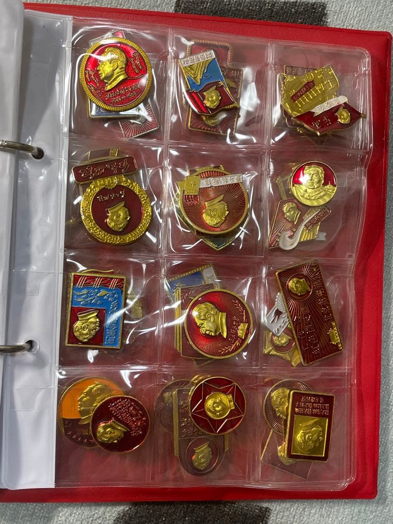 中国偉人毛主席　毛沢東氏　総書記記念バッジ　120枚コンプリート　珍蔵冊付
