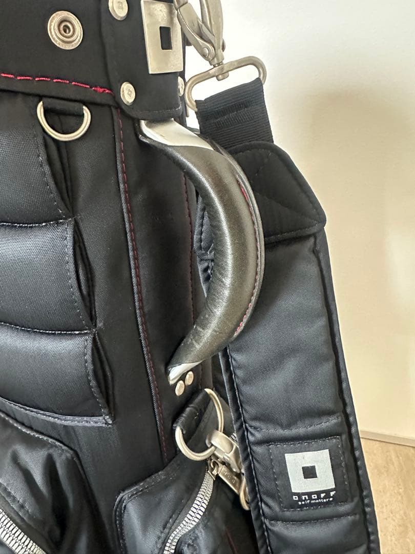 美品！！ONOFF/オノフ ゴルフ キャディバッグ9型【黒】