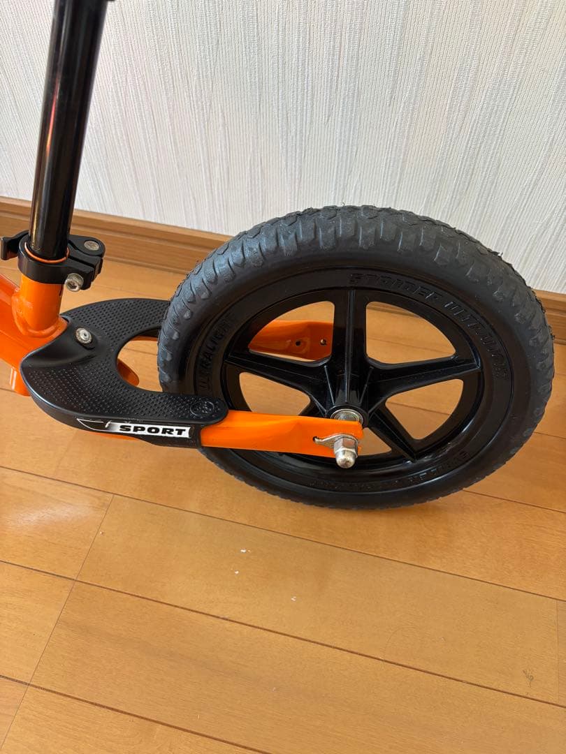STRIDER バランスバイク オレンジ 12インチ➕新品プロテクターセット