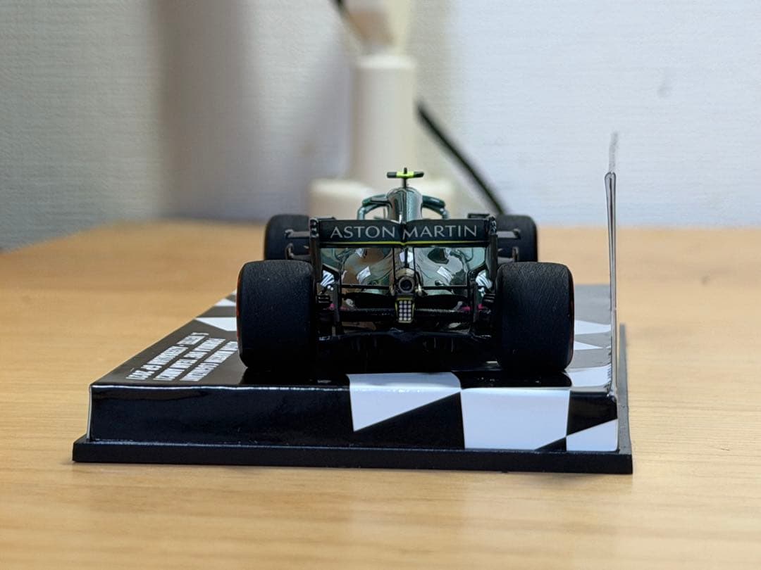 ミニチャンプス 1/43 AMR21 セバスチャン ベッテル アゼルバイジャン