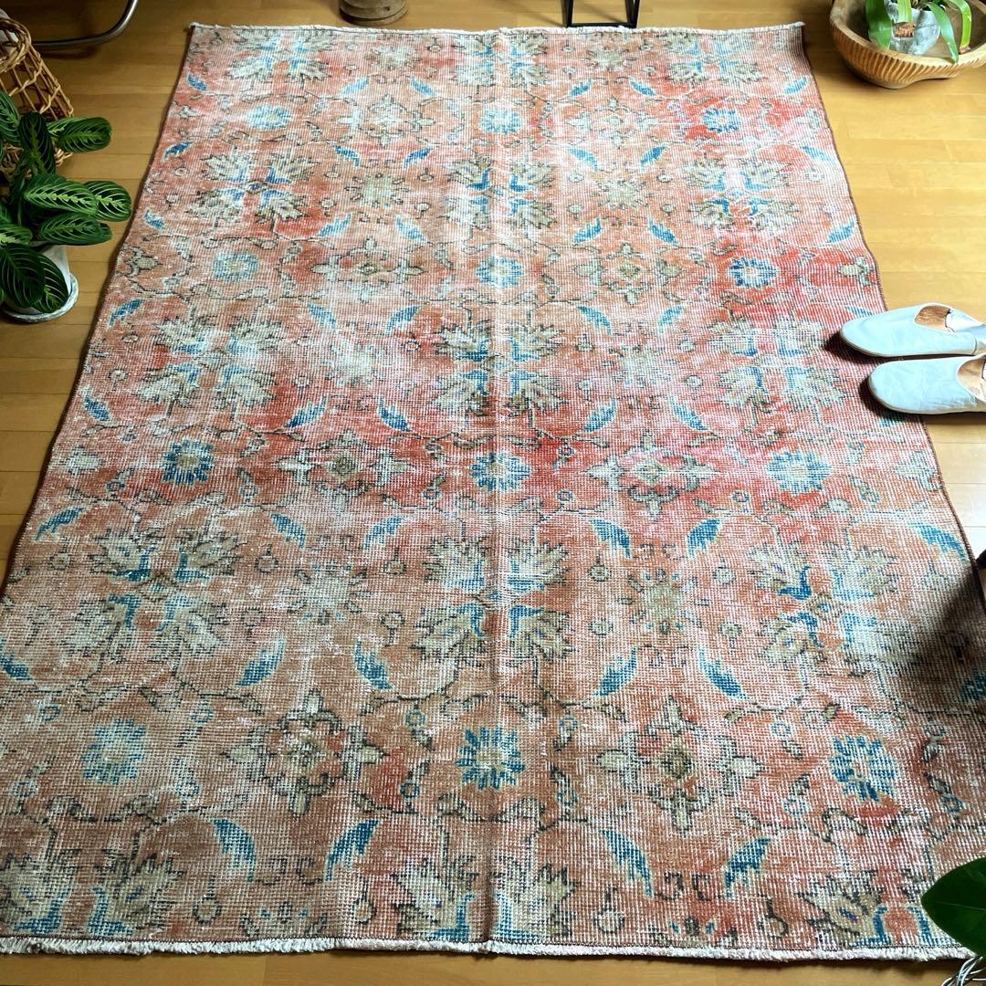 130×184 擦れシャビー　サーモン　草花ボタニカル　トルコヴィンテージラグ