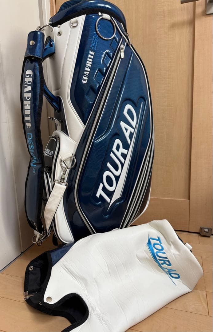 美品★ツアーAD★キャディバッグ★ゴルフ★グラファイトデザイン★ツアーモデル