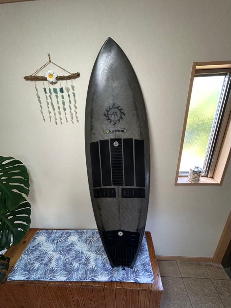 モアナロロサーフボード　5.7 　EPS
