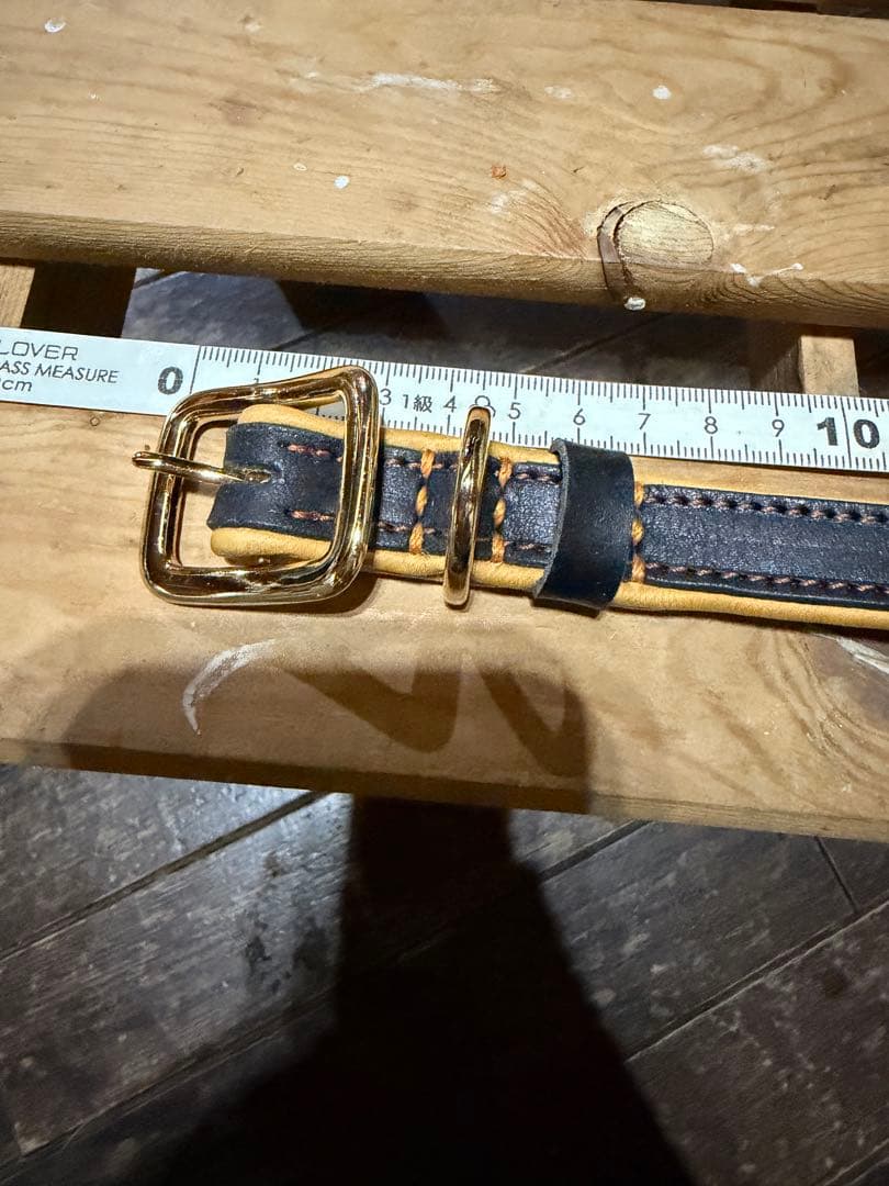 鹿革製品、犬用レザー首輪 黒と黄色 ゴールドバックル【小型犬様】