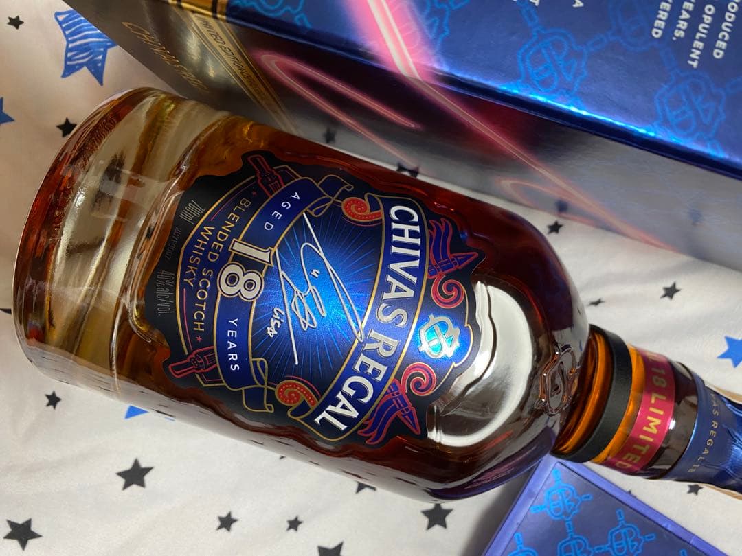 BLACKPINK LISA x Chivas Regal限定コラボチャーム付き