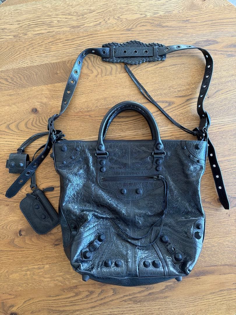 バレンシアガ　ルカーゴ　ショルダーバッグ