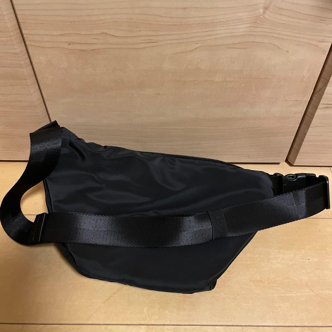 BASICKS ハートウエストバッグ