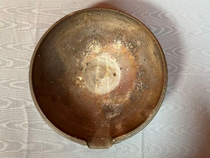 備前焼　安藤騎虎　造　片口深皿　陶印あり