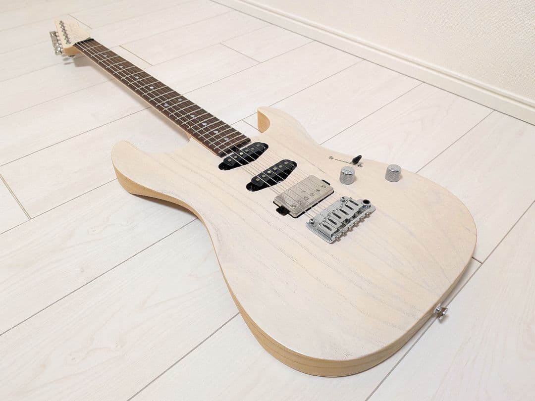 【送料無料】 Saito Guitars S-622 Trans White