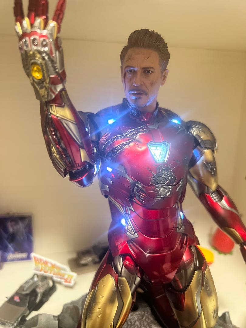 ホットトイズ アイアンマン マーク85 バトルダメージ版