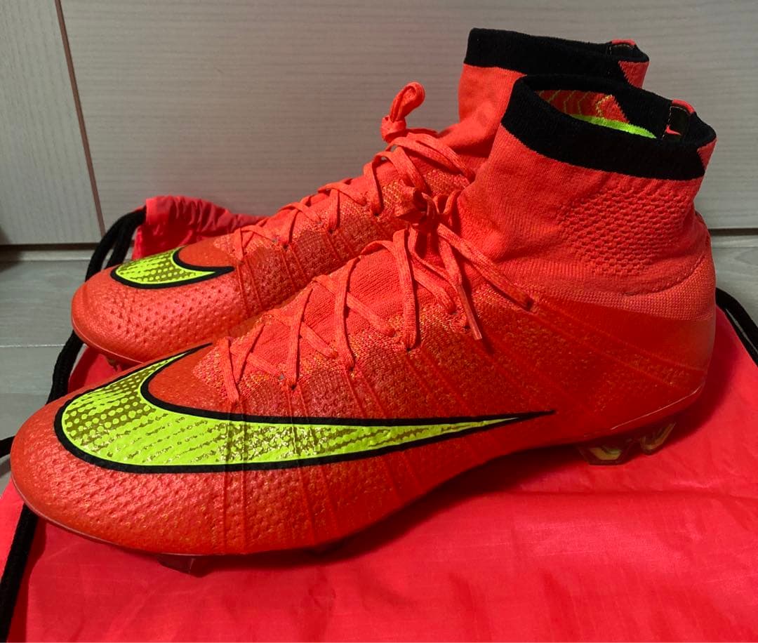 ナイキ マーキュリアルスーパーフライ 4 Hyper Punch