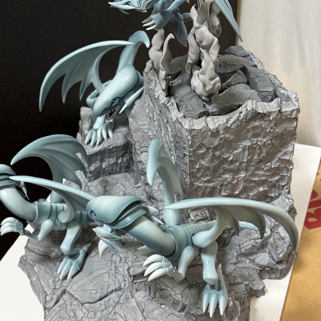 値下交渉OK ジオラマ　ブルーアイズホワイトドラゴン　遊戯王　フィギュア　セット