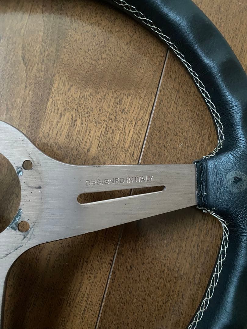 ナルディー　ステアリングホイール イタリア製