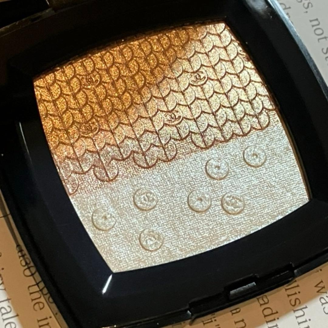 CHANEL》　限定☆ デュオ プードゥル ルミエール ハイライト　つや肌